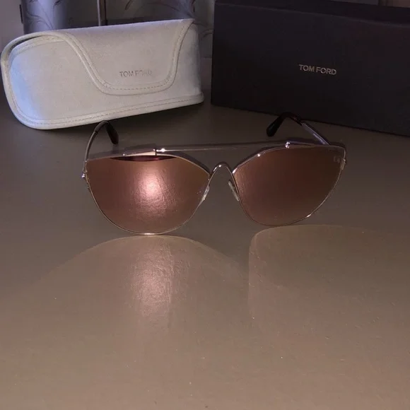 Tom Ford JACQUELYN-02 TF 56333G shiny gold/light brown 